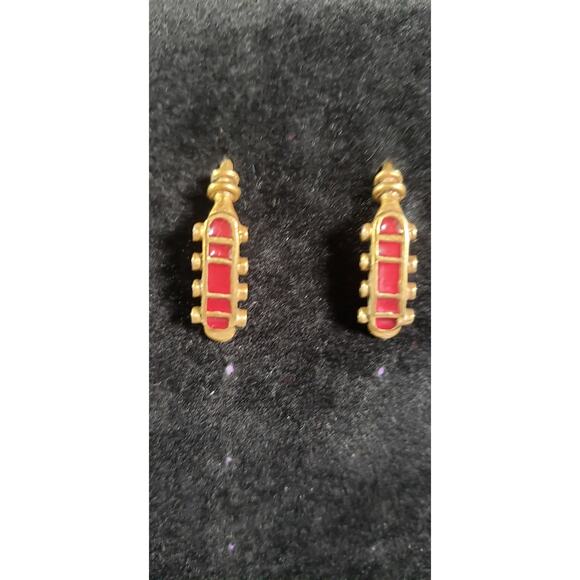 Vintage 1992 MMA WAG Signed Earrings, Gold Tone with Red Enamel - Picture 1 of 10